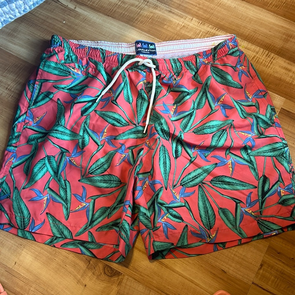 Charleston Threads birds of paradise pattern swim shorts width liner size xl